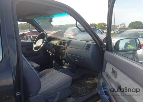 1998 Toyota Tacoma Base V6 из США, поврежденный, VIN 4TAWN72N7WZ138552